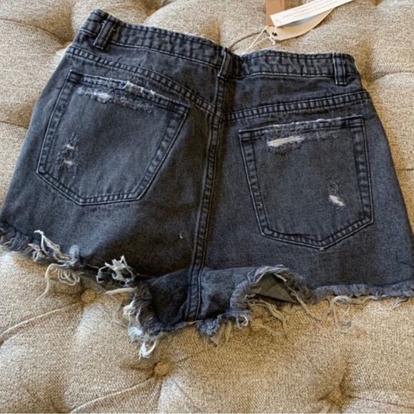 Distressed Denim‎  Shorts - Picture 6 of 9